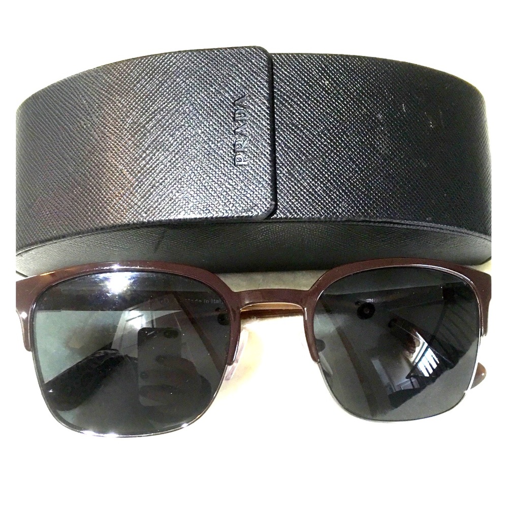 PRADA 🕶Sunglasses🕶 with Protective Hard Case